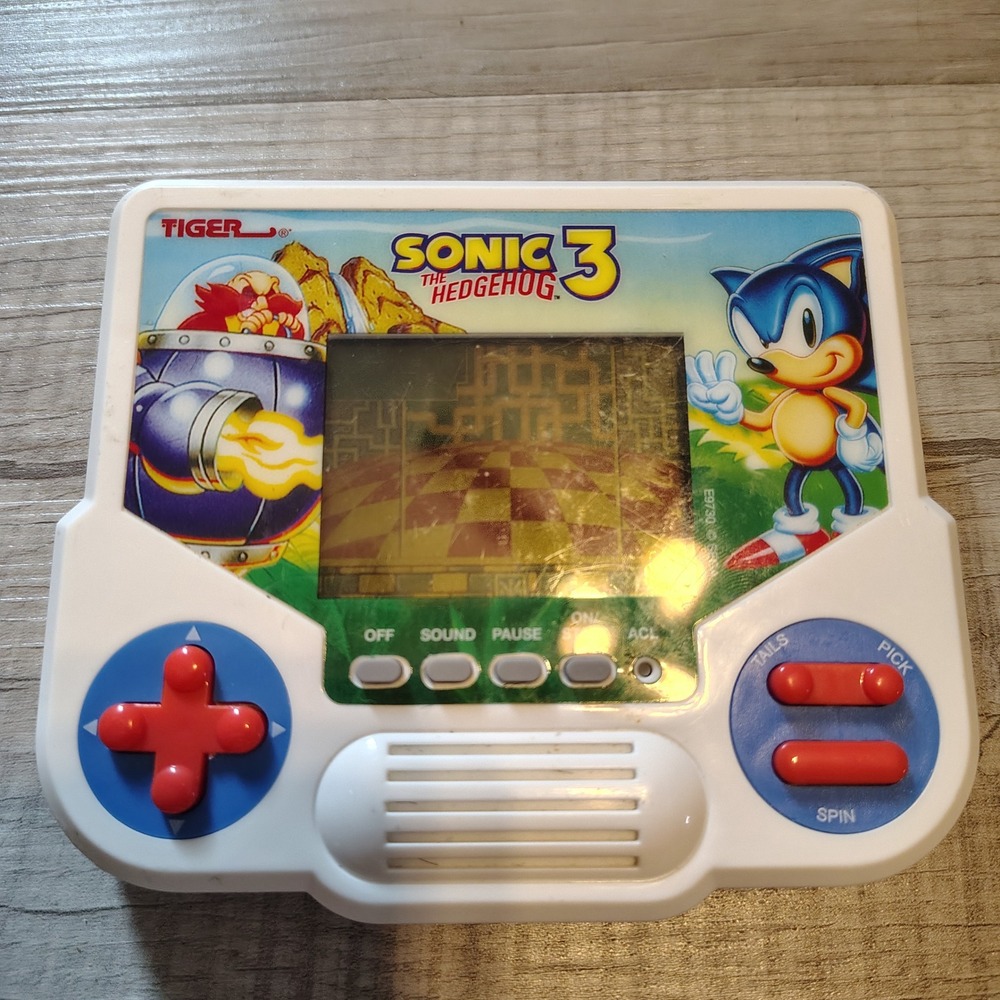 Tiger Electronics Sonic the Hedgehog 3 Handheld LCD Video Game Hasbro 2020 E9730